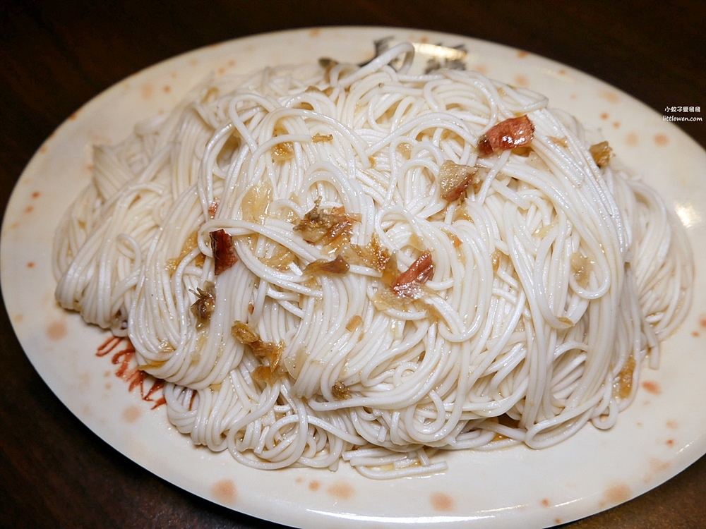 樹林美食「長疆炭燒羊肉爐北大店」羊肉厚實湯頭清潤不騷不燥，用餐環境乾淨