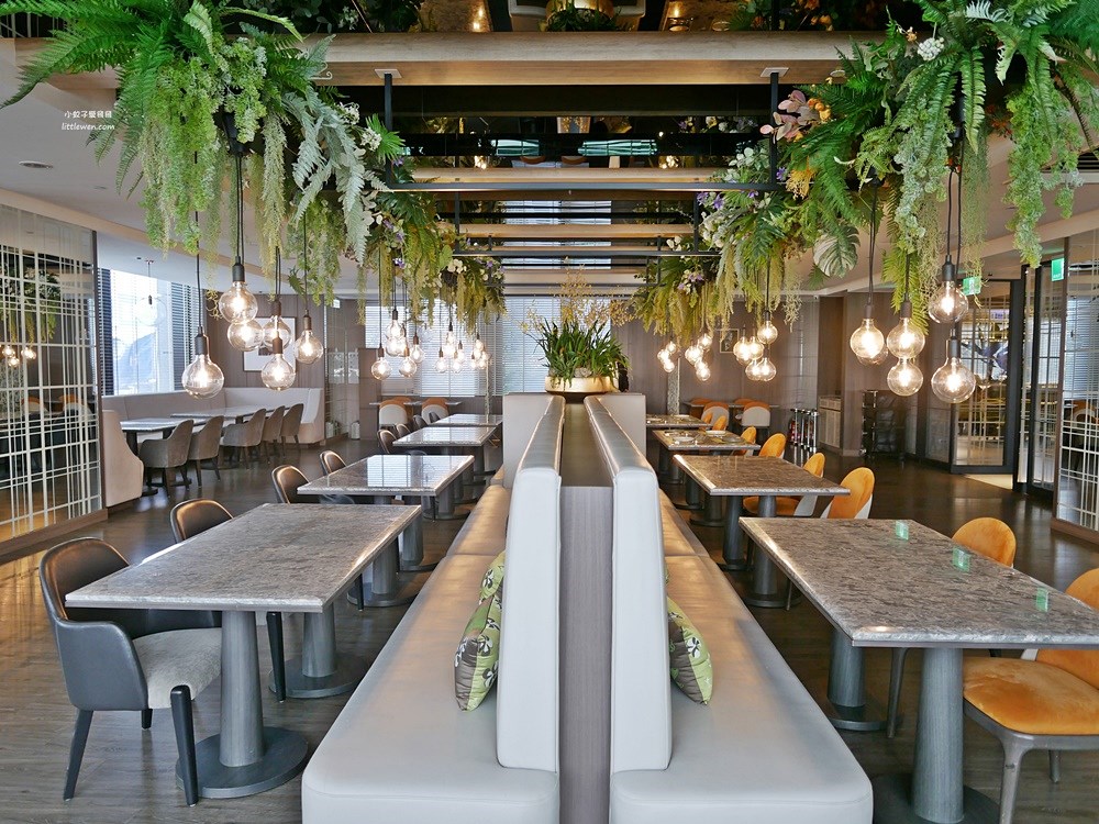 板橋凱撒Lotus蓮花泰式餐廳，清新優美花園泰式餐酒