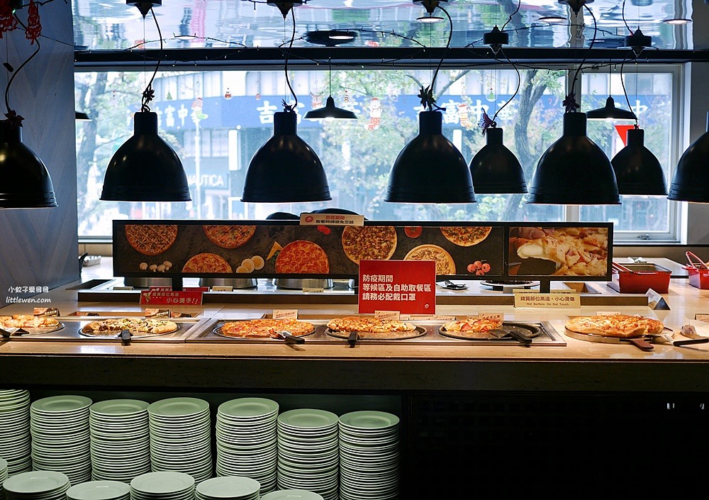 台北東區「必勝客歡樂吧」399元披薩烤雞自助吧吃到飽