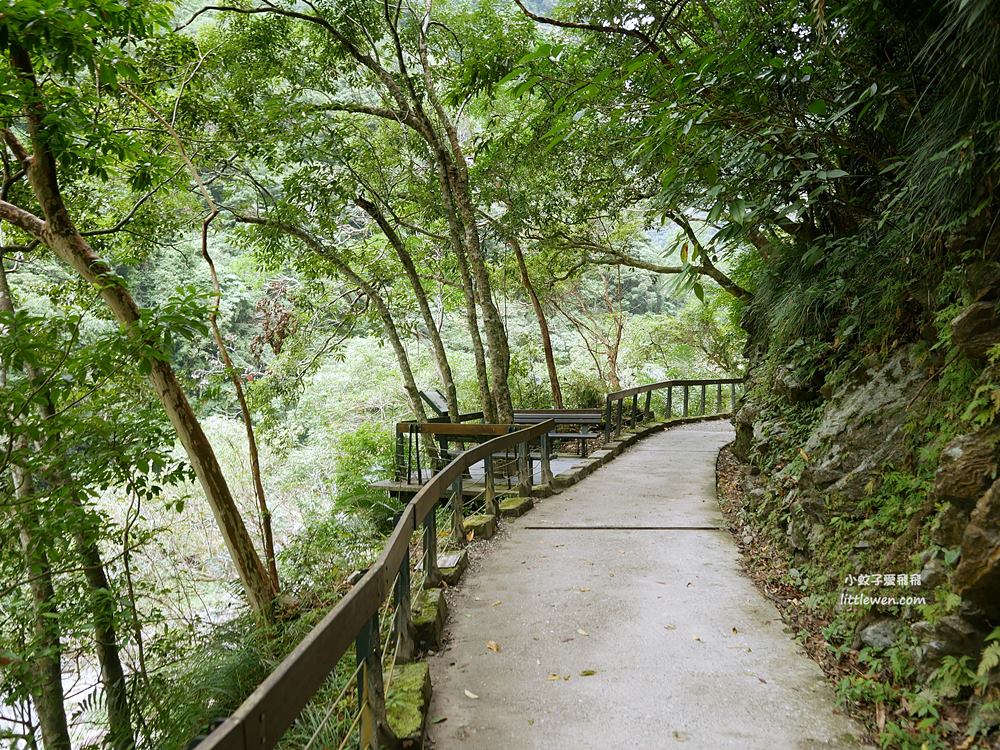 花蓮景點「太魯閣砂卡礑步道」峻秀峽谷如綠寶石清澈溪流太絕美