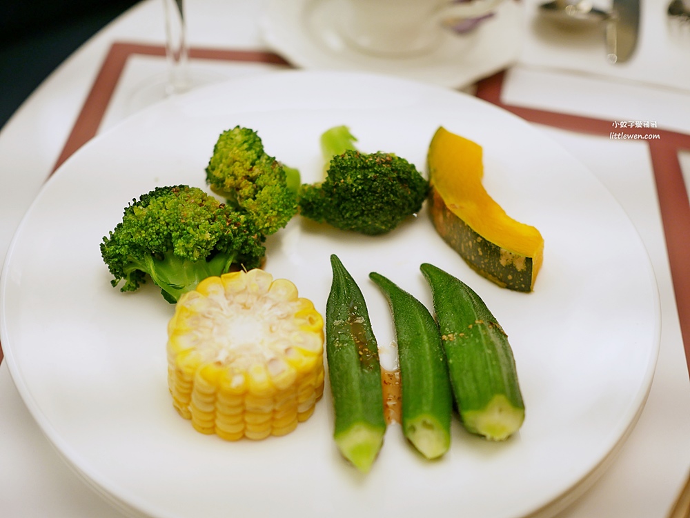 台北漢普頓酒店「洛可可茶苑ROCOCO Tea House」推車式下午茶吃到飽
