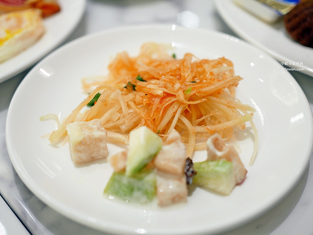 台北漢普頓酒店住宿早餐，竟然一大早就吃肋眼牛排龍蝦粥！