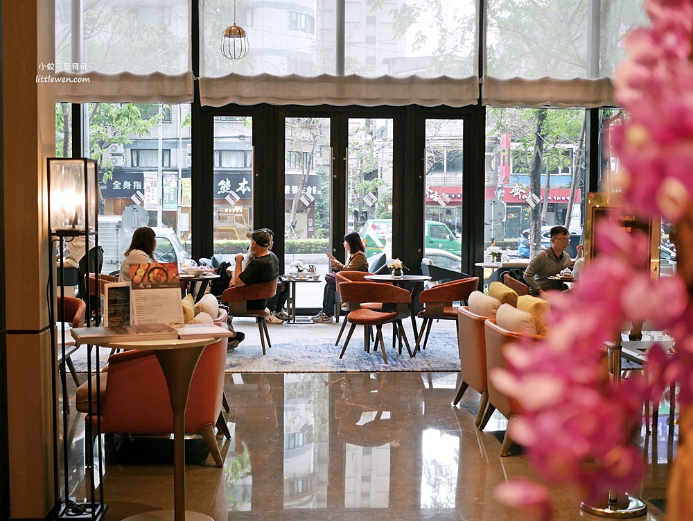 台北新板希爾頓飯店「逸廊英式下午茶」有質感的空間與餐點