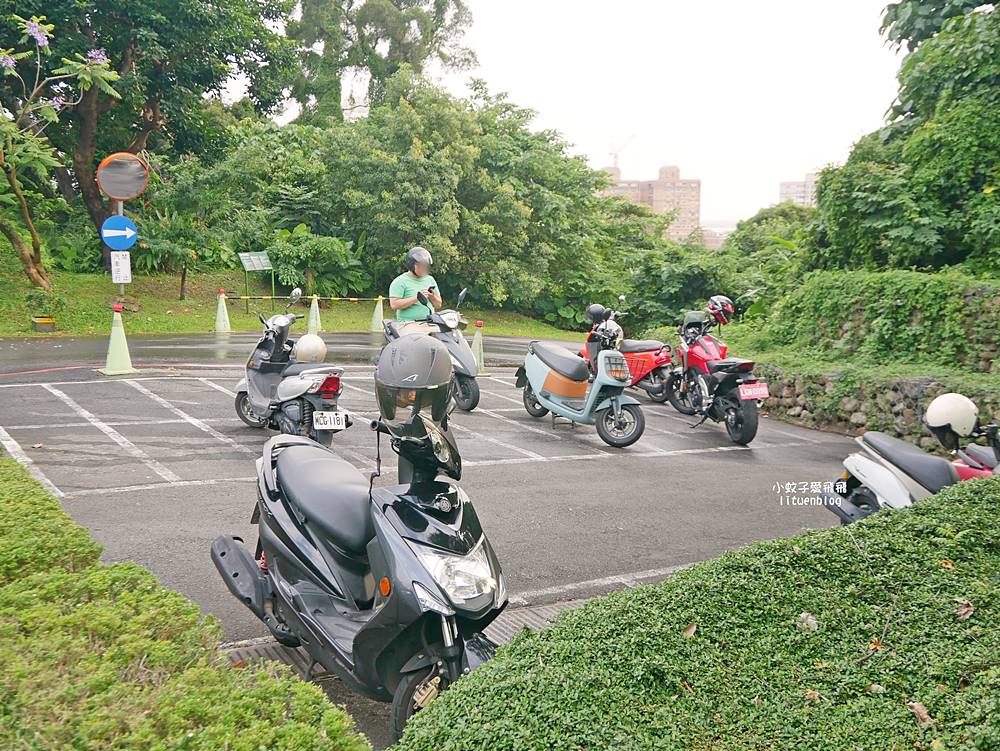 「星巴克淡水雲門門市」星巴克最富人文藝術森林系特色門市