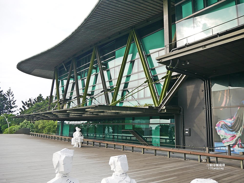 「星巴克淡水雲門門市」星巴克最富人文藝術森林系特色門市 「星巴克淡水雲門門市」星巴克最富人文藝術森林系特色門市