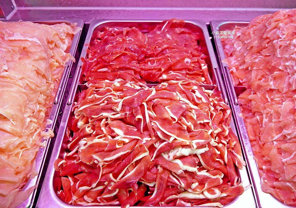 「唐宮蒙古烤肉酸菜白肉餐廳」老台北人的記憶蒙古烤肉+酸菜白肉鍋吃到飽