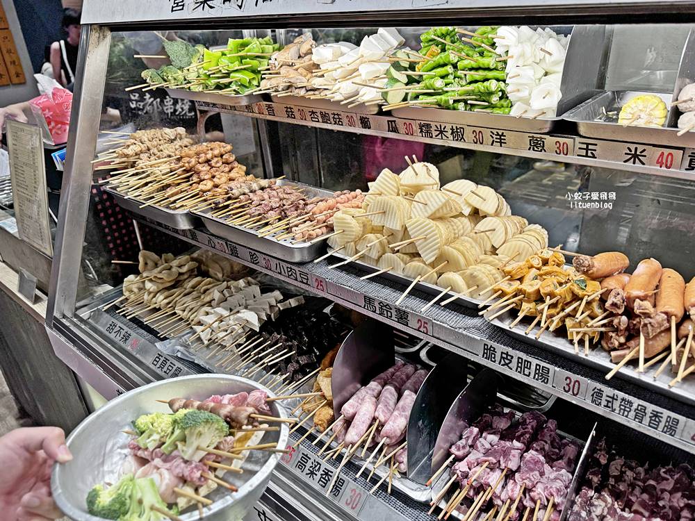 「品都串燒攤新莊」平價串燒人氣爆棚天天在排隊