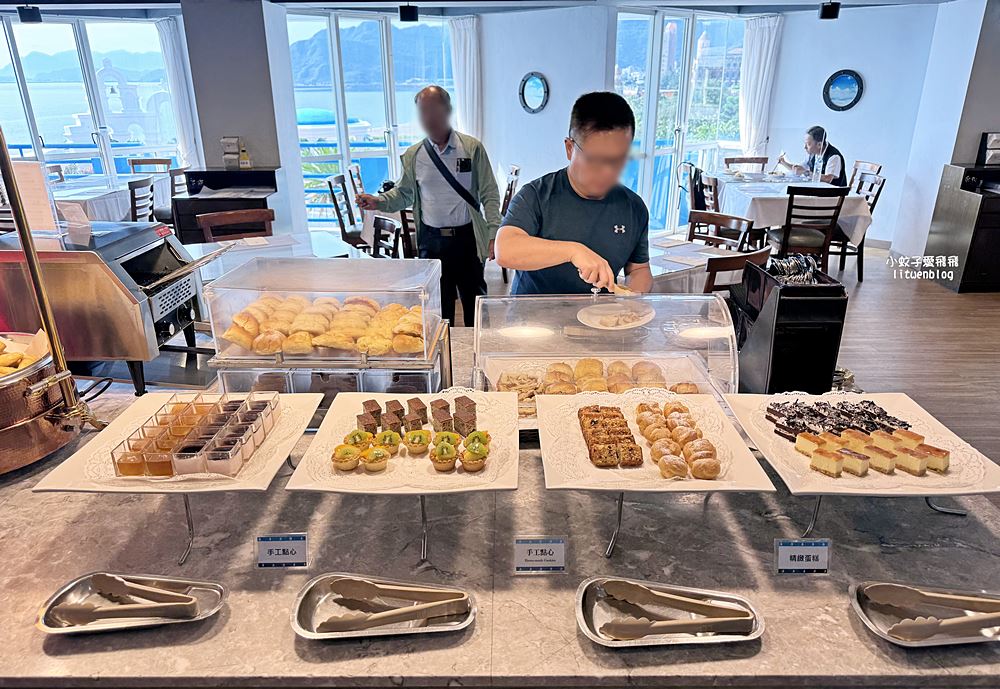 「群策翡翠灣溫泉飯店」擁翡翠灣基隆嶼晨曦夕陽無敵海景，房間寛敞舒適