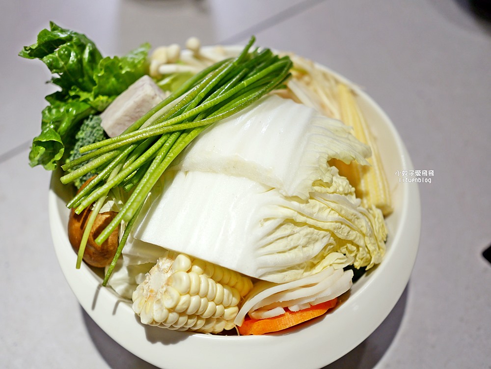 「極鶴和牛鍋物」日本A5和牛吃到飽和牛肋眼上蓋、沙朗心頂級肉品太完美