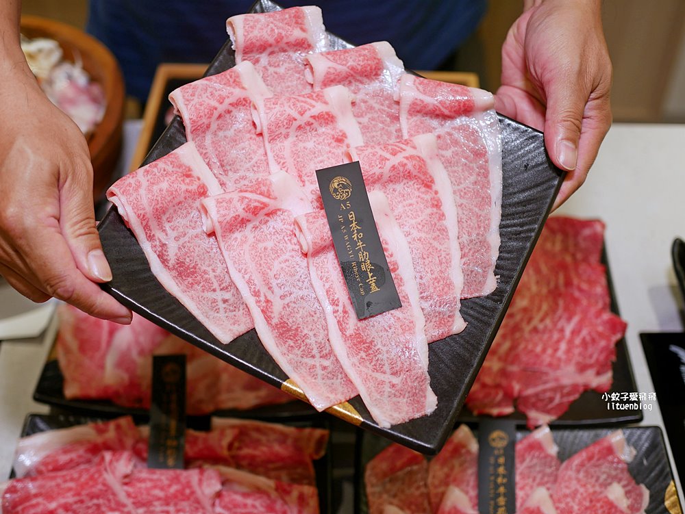 「極鶴和牛鍋物」日本A5和牛吃到飽和牛肋眼上蓋、沙朗心頂級肉品太完美