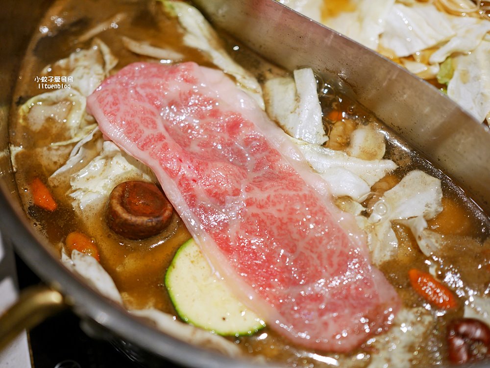「極鶴和牛鍋物」日本A5和牛吃到飽和牛肋眼上蓋、沙朗心頂級肉品太完美