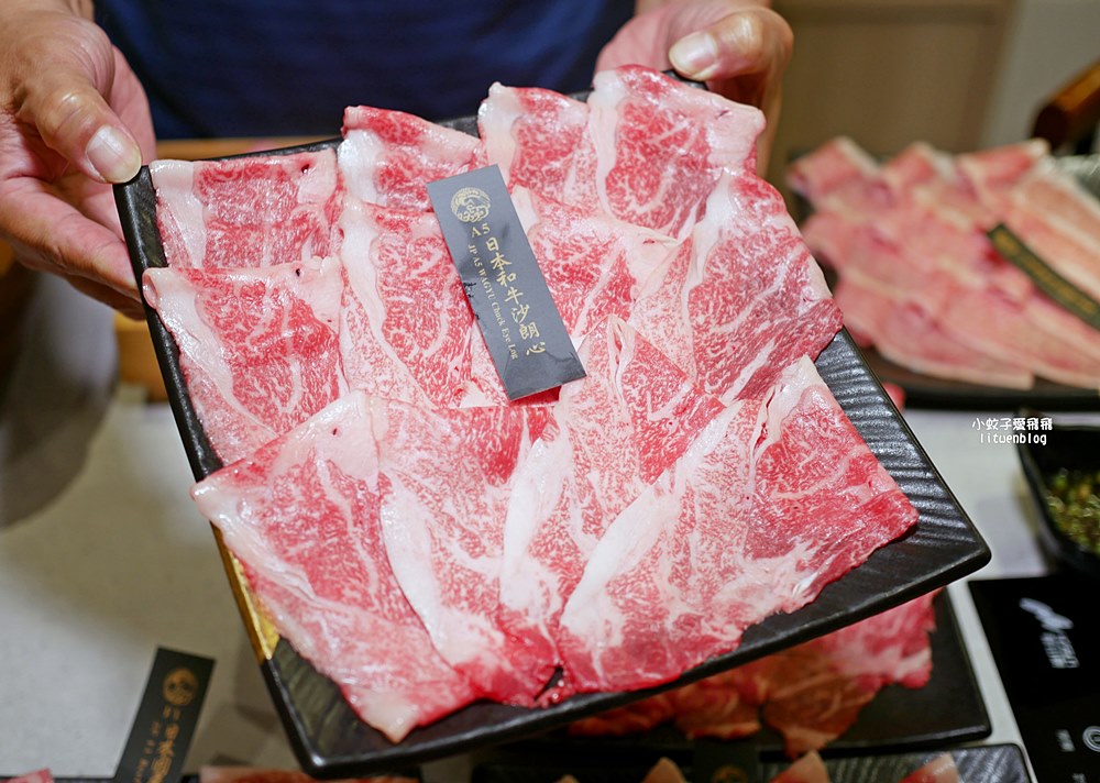 「極鶴和牛鍋物」日本A5和牛吃到飽和牛肋眼上蓋、沙朗心頂級肉品太完美