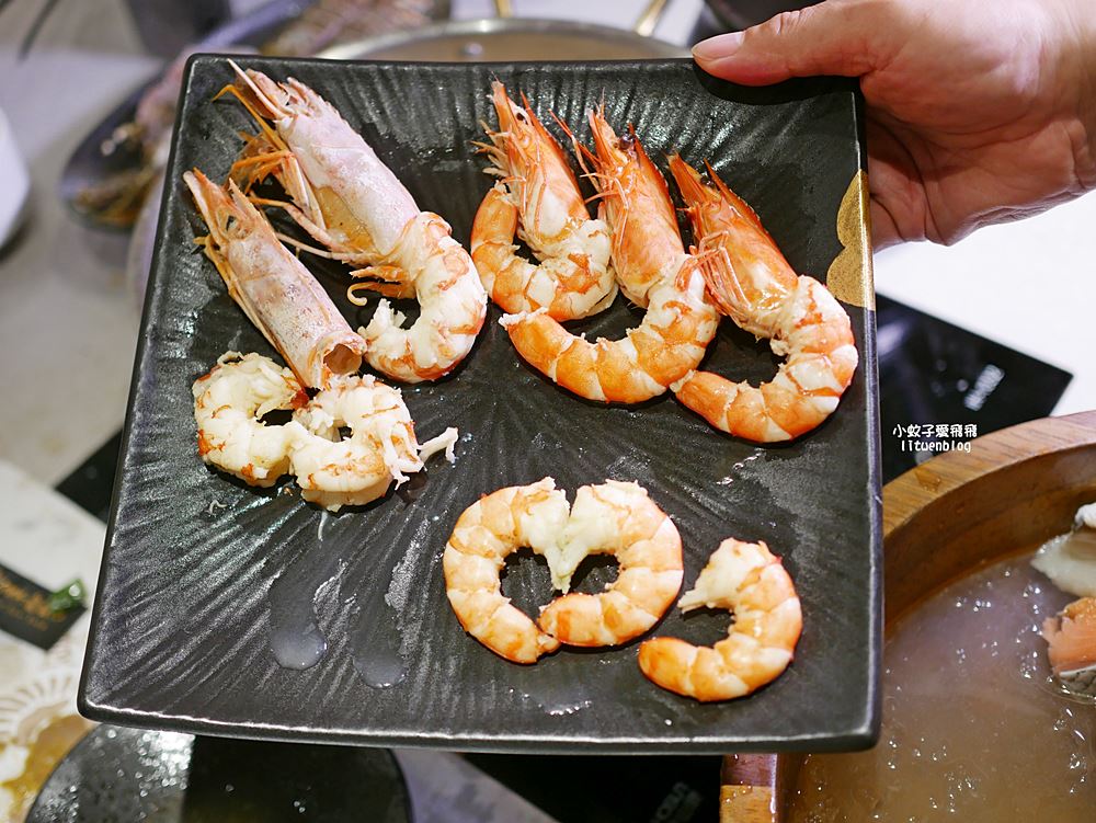 「極鶴和牛鍋物」日本A5和牛吃到飽和牛肋眼上蓋、沙朗心頂級肉品太完美