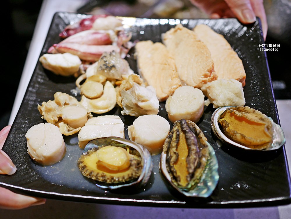 「極鶴和牛鍋物」日本A5和牛吃到飽和牛肋眼上蓋、沙朗心頂級肉品太完美