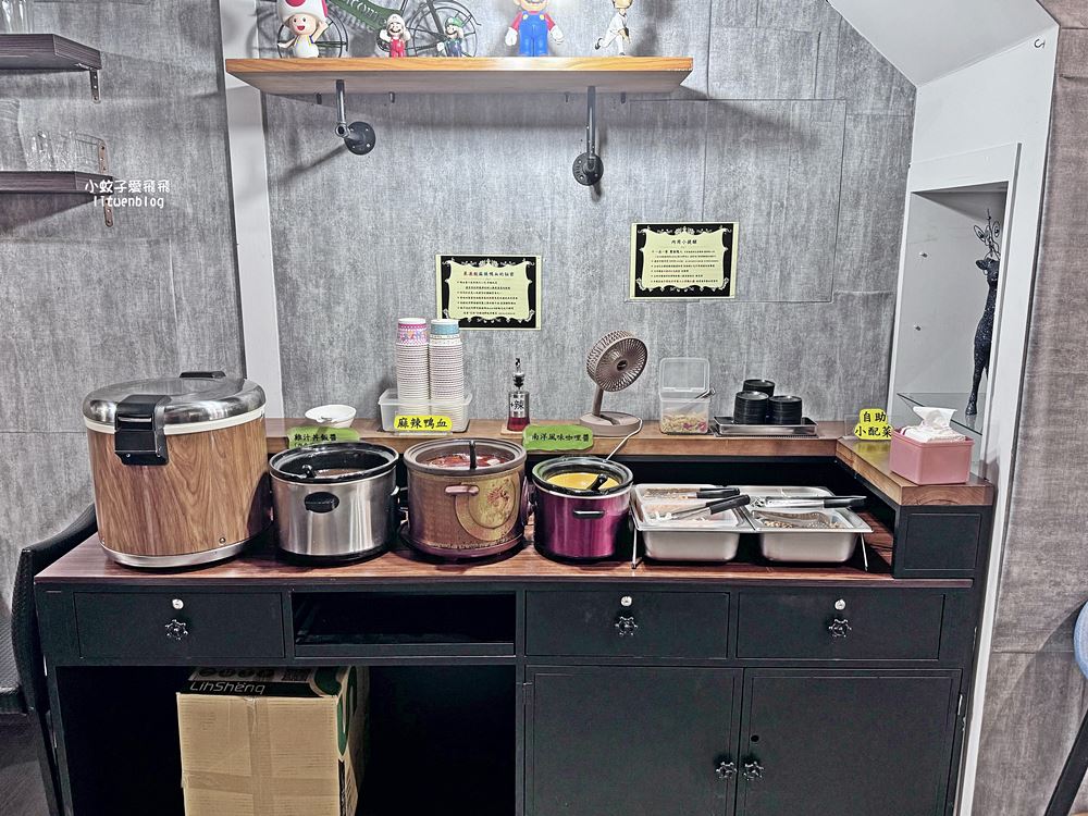 公館美食「塊雞師食務所」只要150元就含麻辣鴨血熱雞湯小菜飲料無限吃