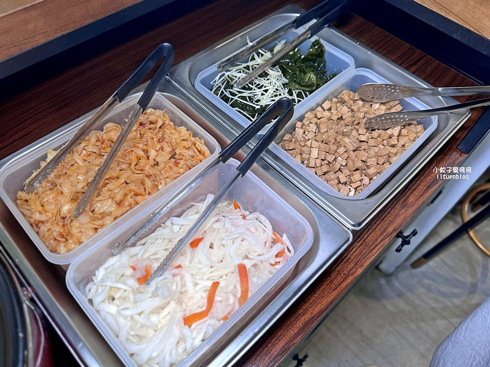 公館美食「塊雞師食務所」只要150元就含麻辣鴨血熱雞湯小菜飲料無限吃