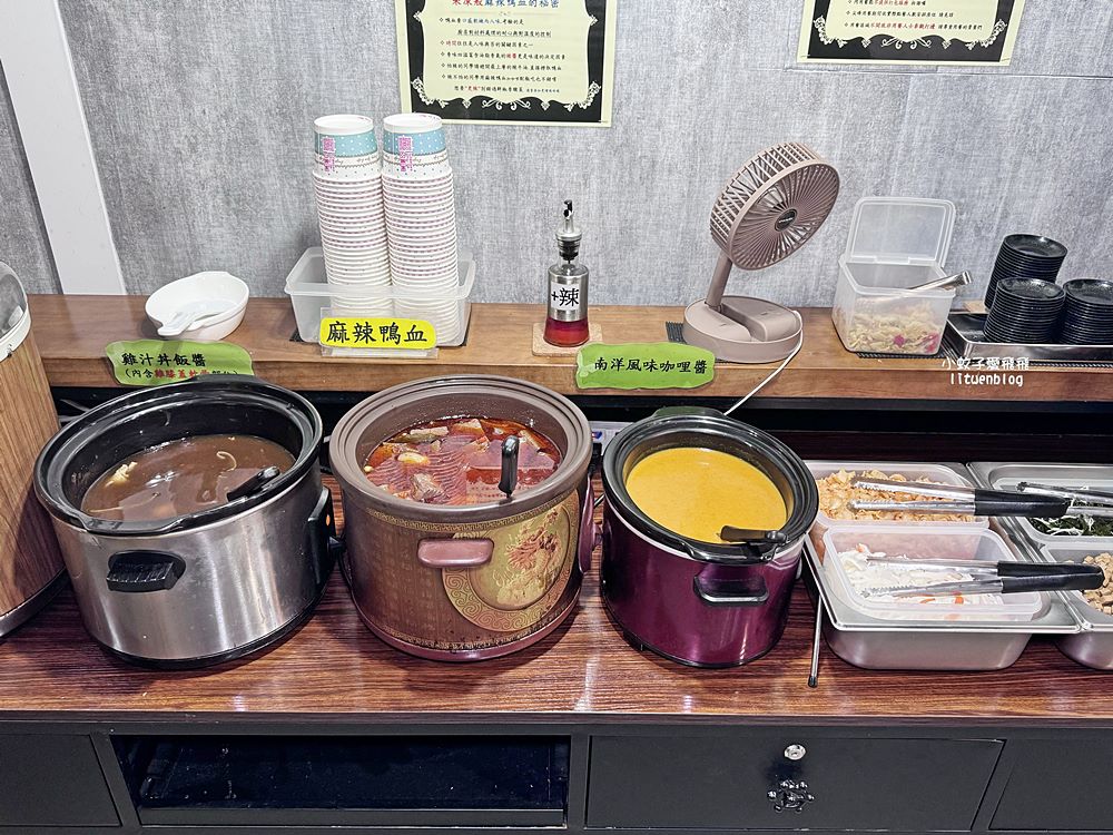 公館美食「塊雞師食務所」只要150元就含麻辣鴨血熱雞湯小菜飲料無限吃