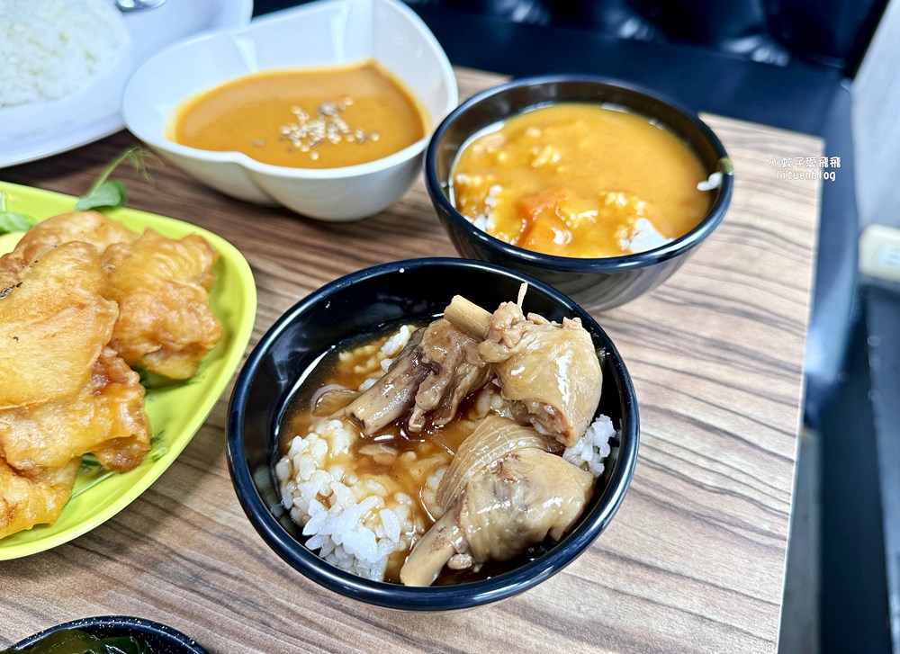 公館美食「塊雞師食務所」只要150元就含麻辣鴨血熱雞湯小菜飲料無限吃
