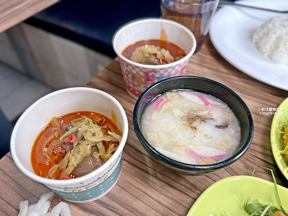 公館美食「塊雞師食務所」只要150元就含麻辣鴨血熱雞湯小菜飲料無限吃