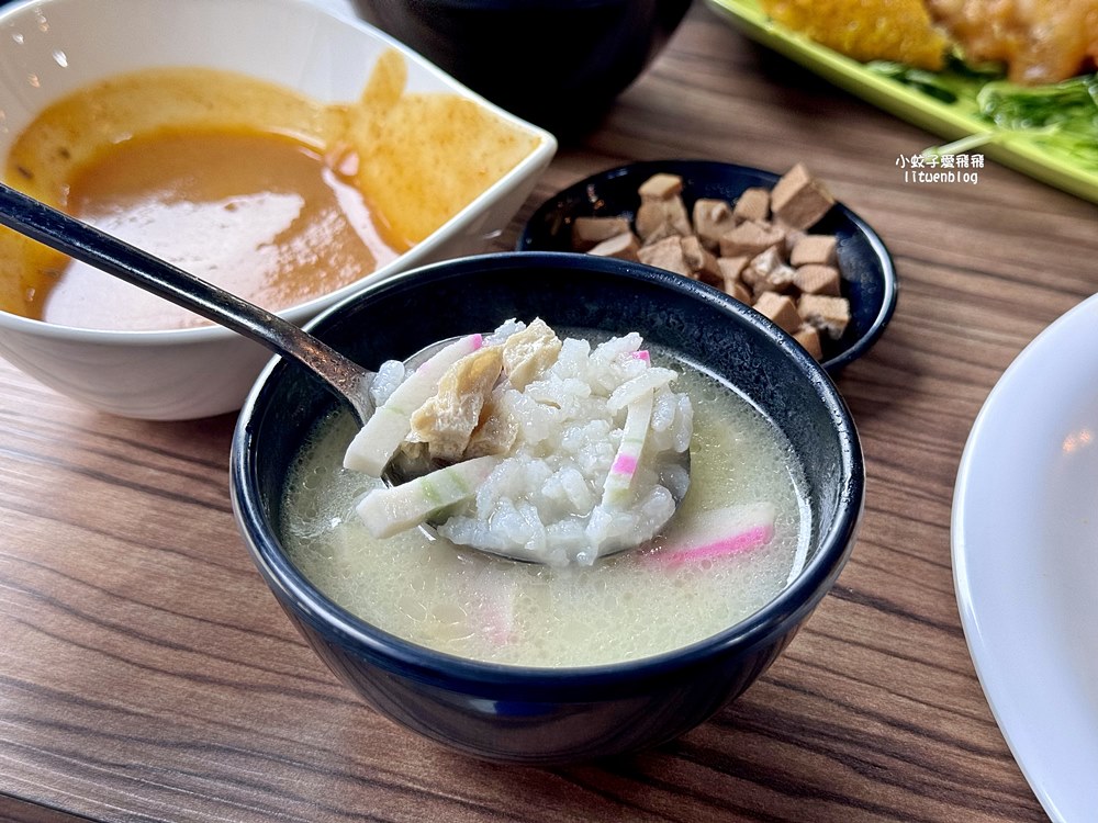 公館美食「塊雞師食務所」只要150元就含麻辣鴨血熱雞湯小菜飲料無限吃