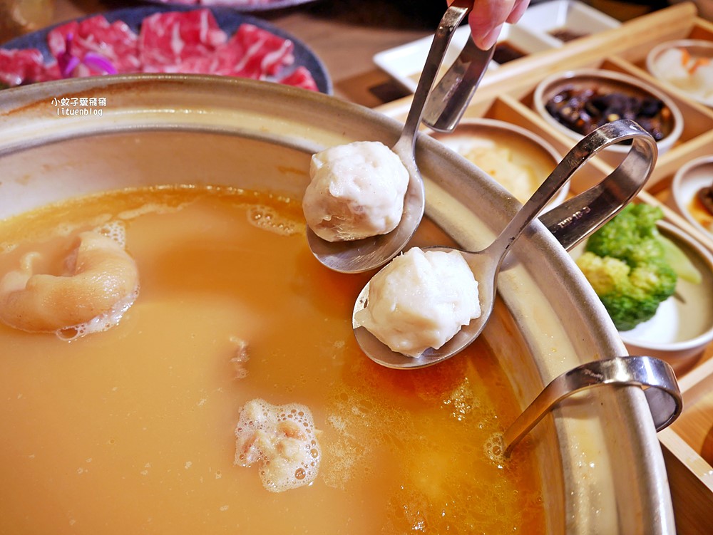 台北中山「星曜雞湯」雞湯界的LV整鍋膠質濃稠鮮香