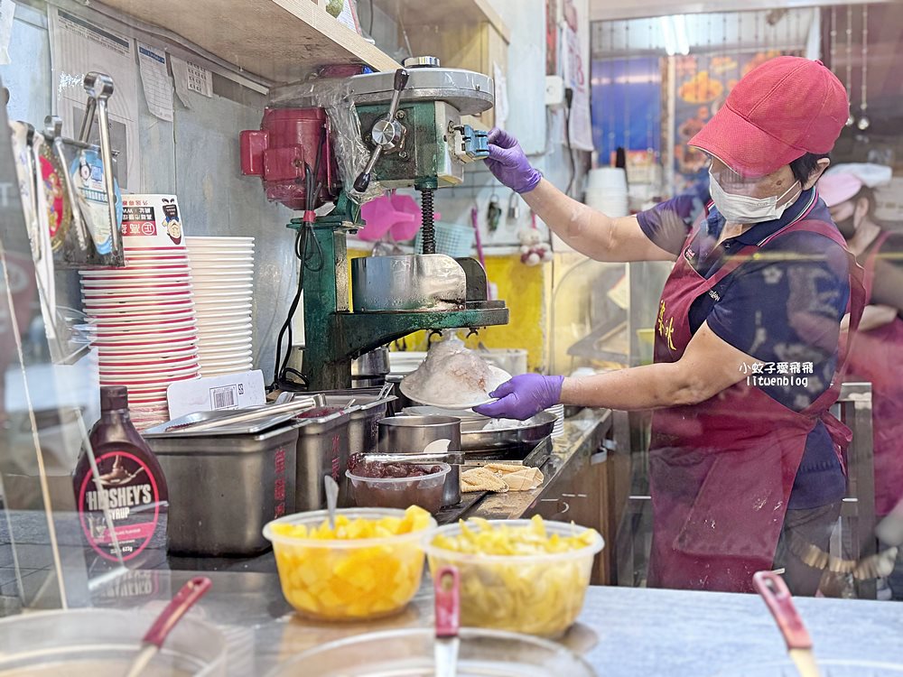 高雄鹽埕「高雄婆婆冰創始店」李鹹冰與在地特色冰品,傳承三代的古早味 高雄鹽埕「高雄婆婆冰創始店」李鹹冰與在地特色冰品,傳承三代的古早味