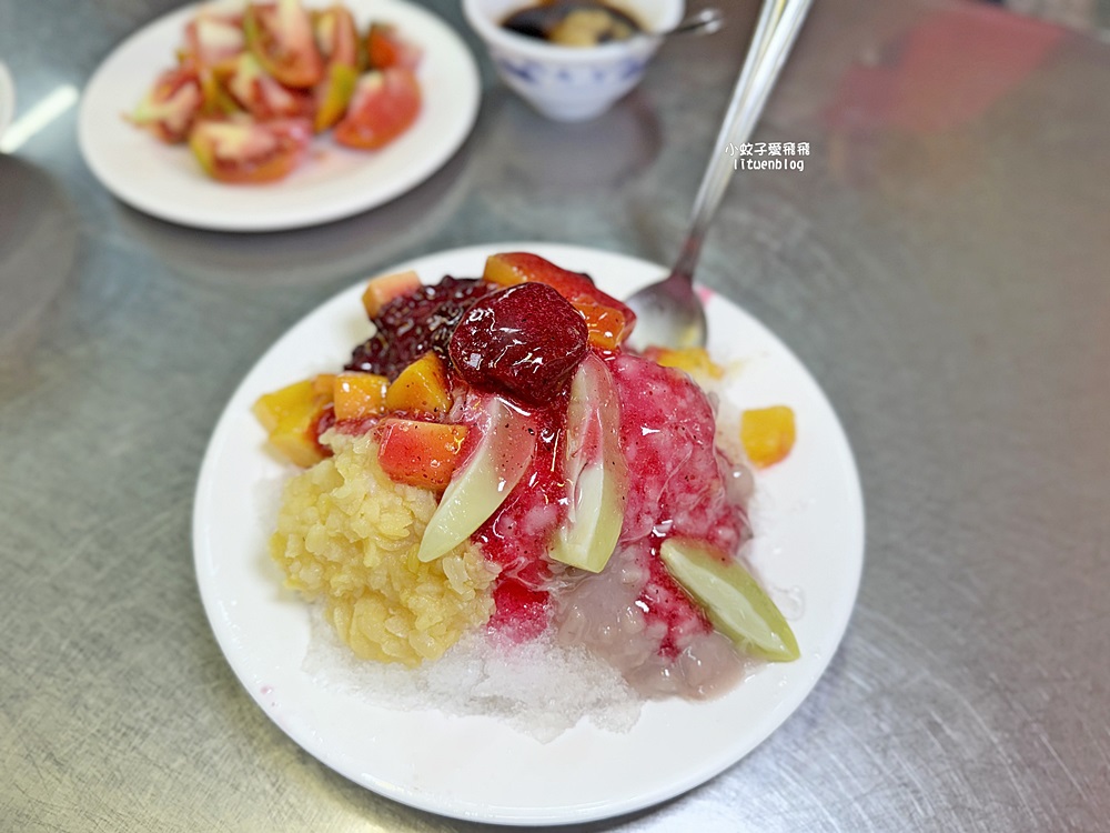 高雄鹽埕「高雄婆婆冰創始店」李鹹冰與在地特色冰品，傳承三代的古早味