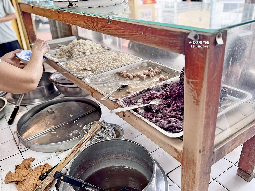 高雄鹽埕埔站銅板美食「李家圓仔湯」超過70年的手工圓仔、花生湯、紅豆湯 高雄鹽埕埔站銅板美食「李家圓仔湯」超過70年的手工圓仔、花生湯、紅豆湯