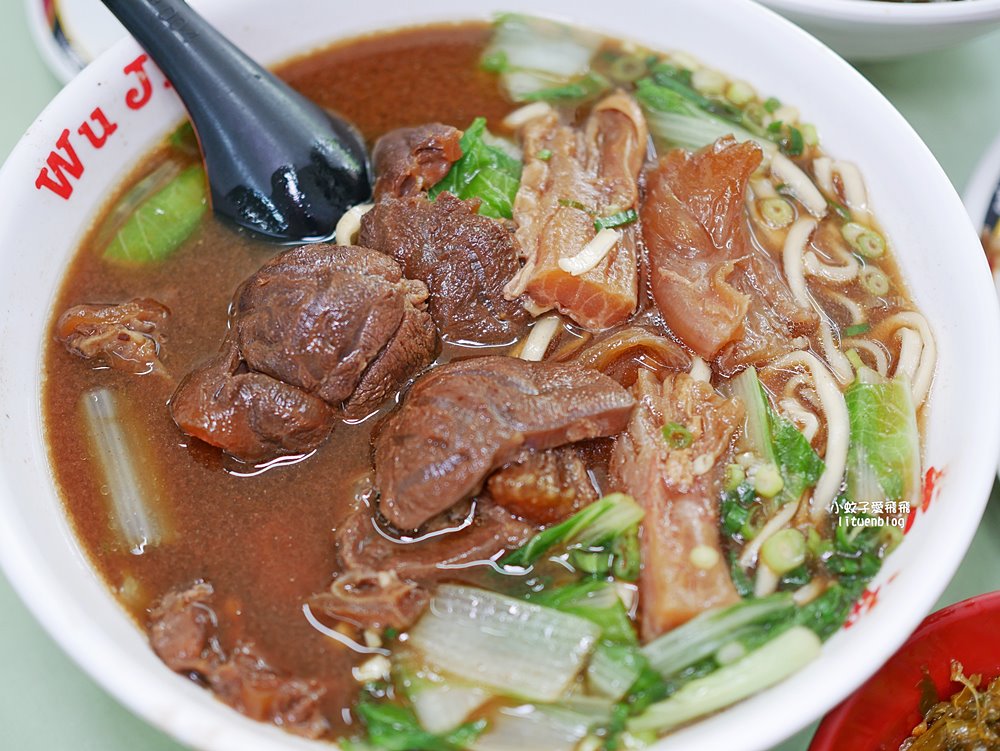 北投美食「吳家牛肉麵」北投三大牛肉麵巨頭之一濃郁重口味
