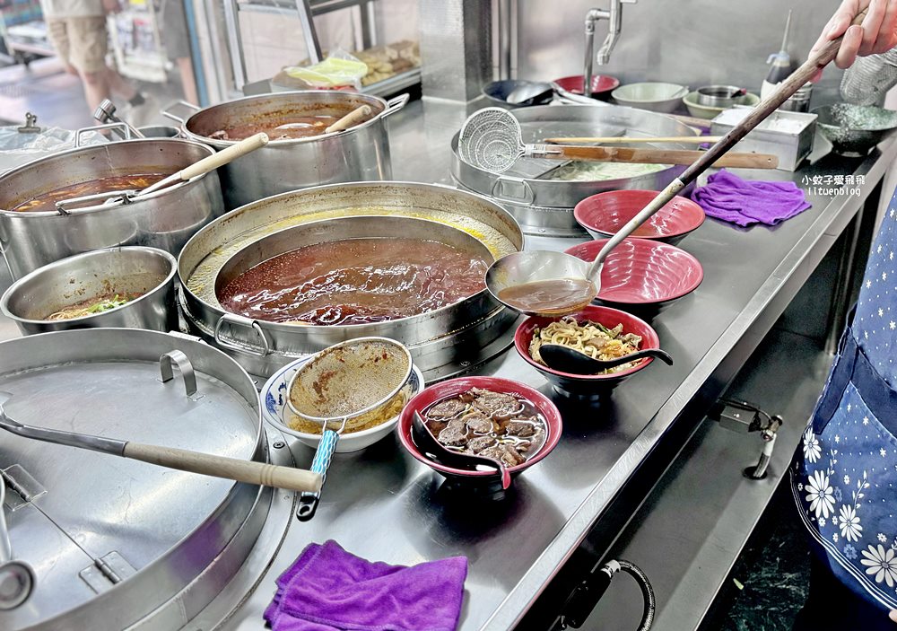 「老葉牛肉麵創始店」新莊超過40年牛肉麵老店滷味自夾自切