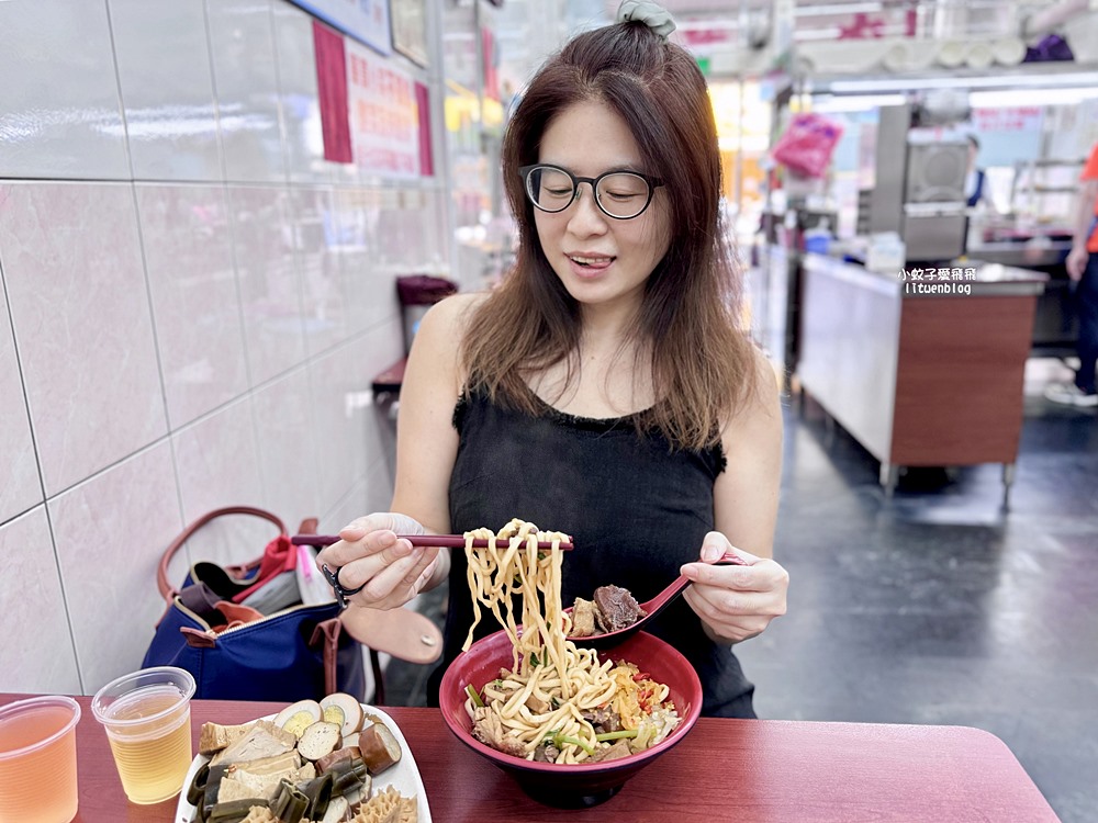 「老葉牛肉麵創始店」新莊超過40年牛肉麵老店滷味自夾自切