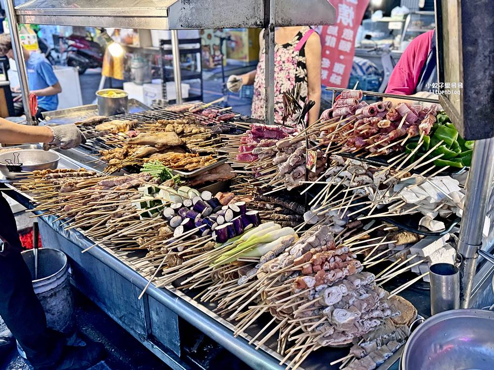 高雄六合夜市美食超過50年烤肉之家&鄭老牌木瓜牛奶，鹽酥杏鮑菇麻辣魚蛋