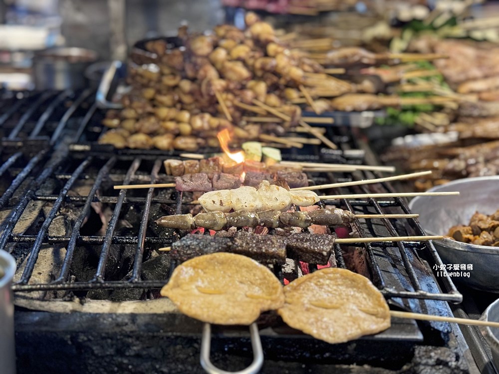高雄六合夜市美食超過50年烤肉之家&鄭老牌木瓜牛奶，鹽酥杏鮑菇麻辣魚蛋
