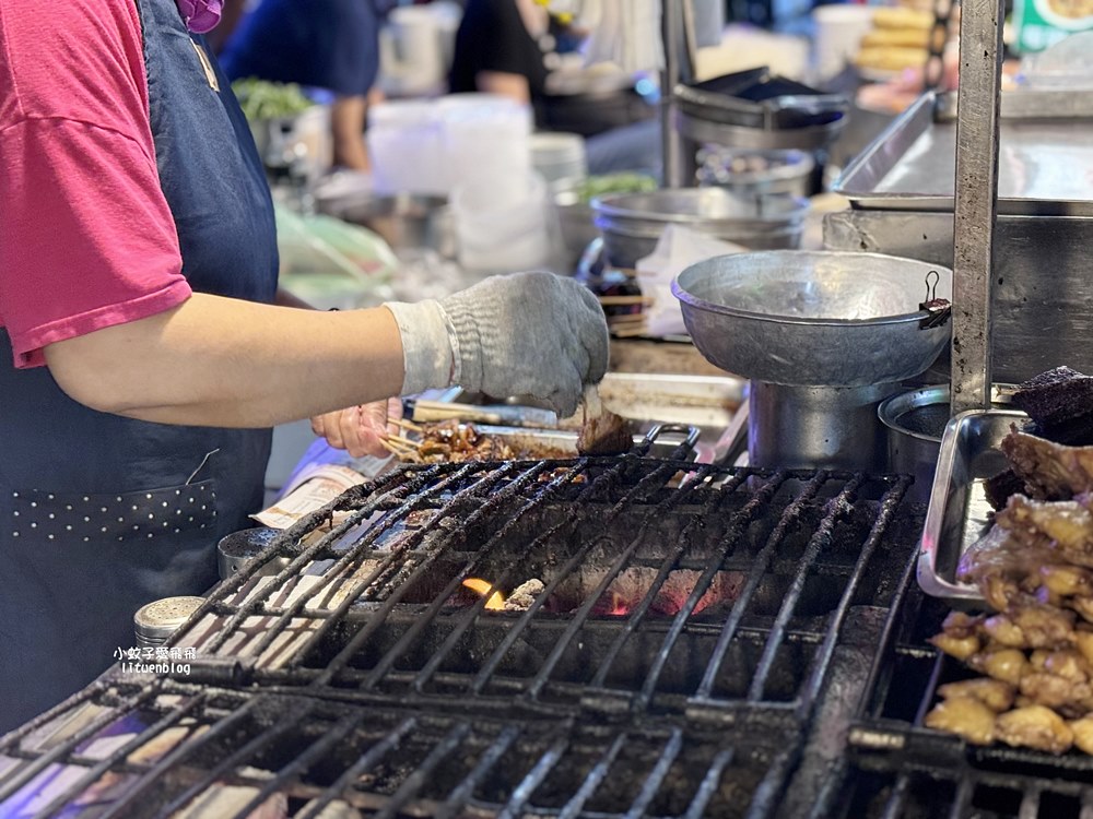 高雄六合夜市美食超過50年烤肉之家&鄭老牌木瓜牛奶，鹽酥杏鮑菇麻辣魚蛋