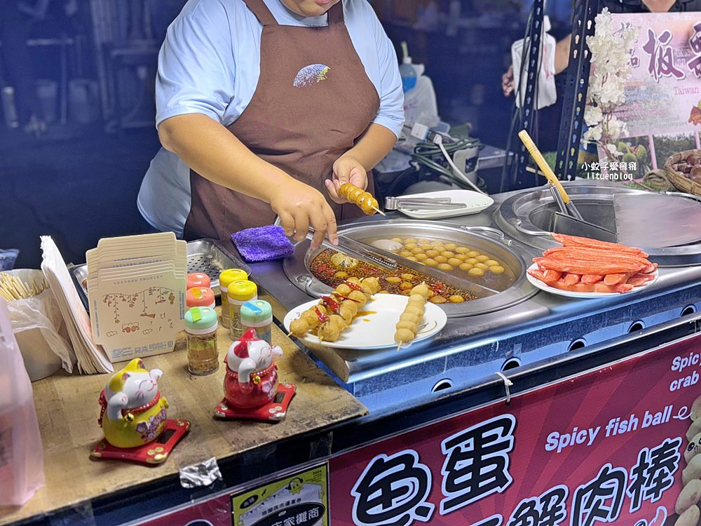 高雄六合夜市美食超過50年烤肉之家&鄭老牌木瓜牛奶，鹽酥杏鮑菇麻辣魚蛋