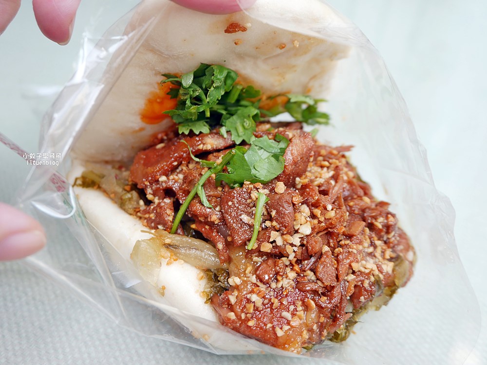 高雄美食「春蘭割包」超過20年老店，連續兩年米其林必比登認證