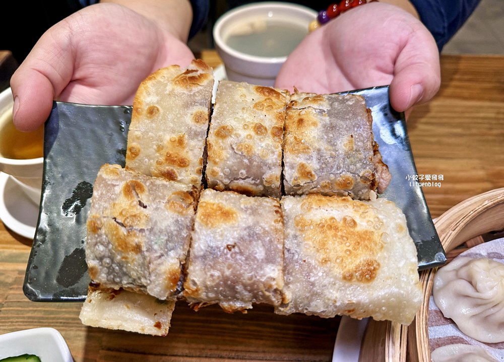 「饕之鄉李姐的店」平價版小籠湯包捲餅曾獲台中米其林必比登推介