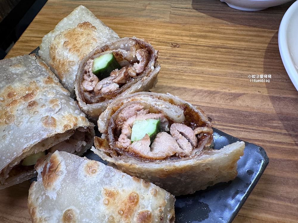 「饕之鄉李姐的店」平價版小籠湯包捲餅曾獲台中米其林必比登推介