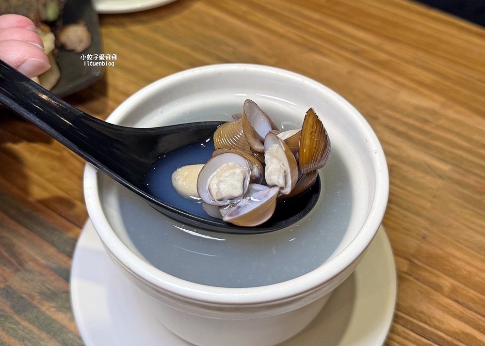 「饕之鄉李姐的店」平價版小籠湯包捲餅曾獲台中米其林必比登推介