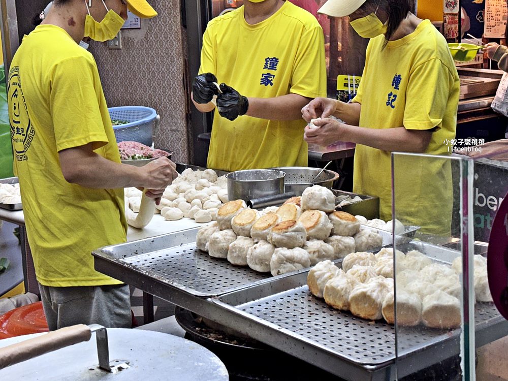 「鐘家上海生煎包」蟬連六年必比登推介，現包現煎新鮮肉汁可口