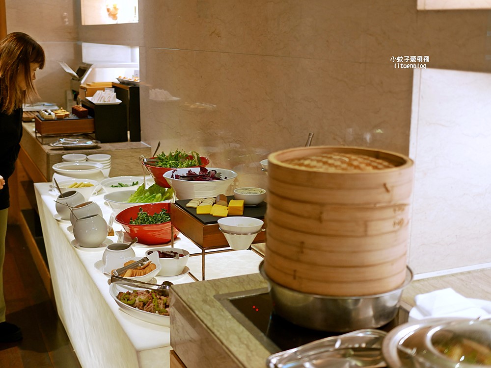 台北喜來登大飯店卓越套房開箱&行政貴賓廳自助式餐點超多酒款 台北喜來登大飯店卓越套房開箱&行政貴賓廳自助式餐點超多酒款