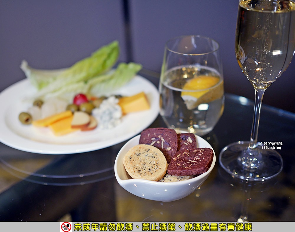台北喜來登大飯店卓越套房開箱&行政貴賓廳自助式餐點超多酒款 台北喜來登大飯店卓越套房開箱&行政貴賓廳自助式餐點超多酒款
