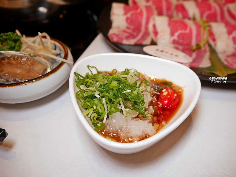 樹林火鍋｜三峽北大火鍋「很秋鍋物北大店」北大特區精緻視覺系鍋物+自助吧