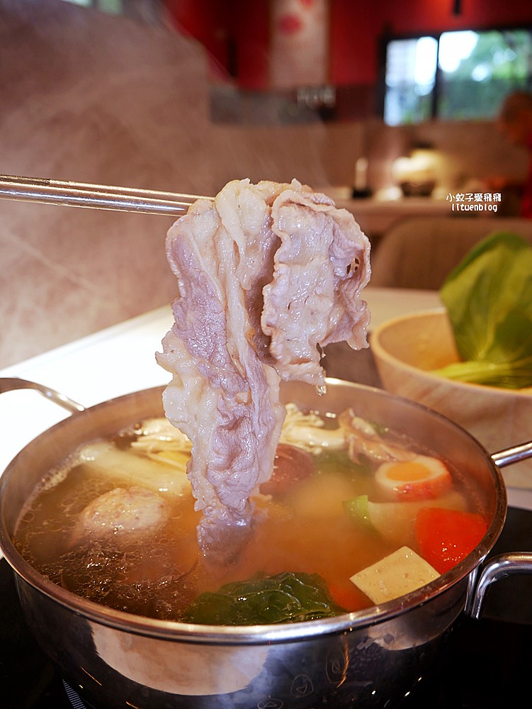 樹林火鍋｜三峽北大火鍋「很秋鍋物北大店」北大特區精緻視覺系鍋物+自助吧