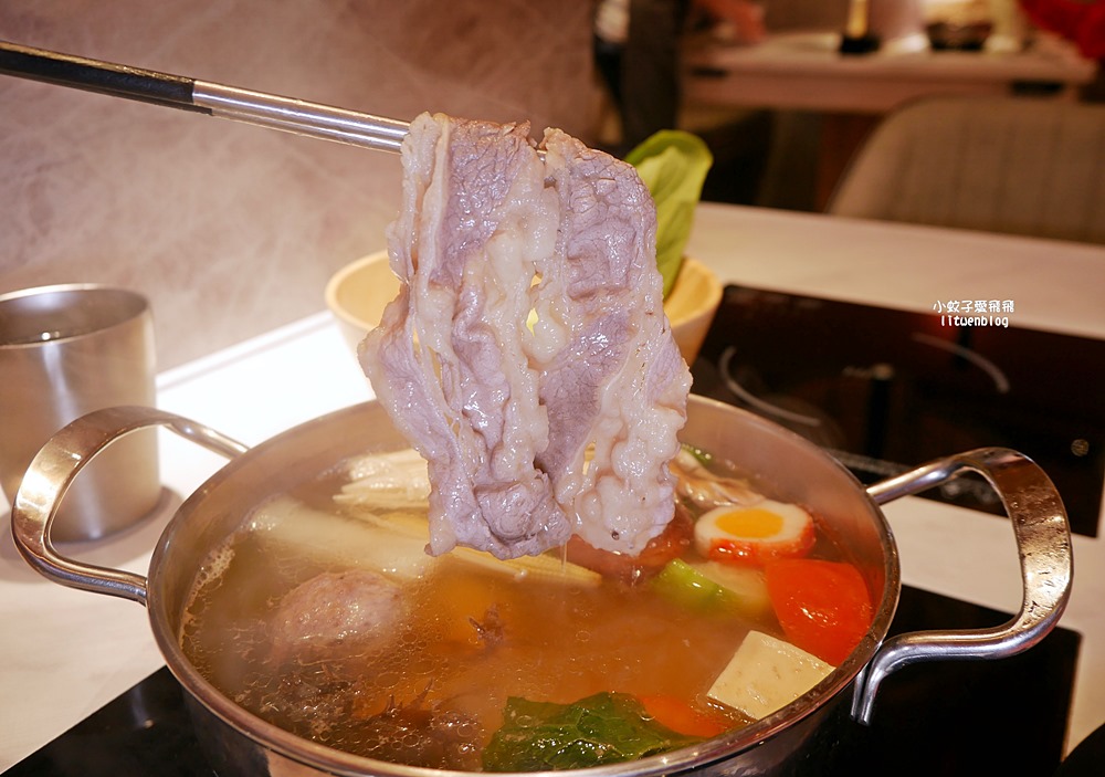 樹林火鍋｜三峽北大火鍋「很秋鍋物北大店」北大特區精緻視覺系鍋物+自助吧