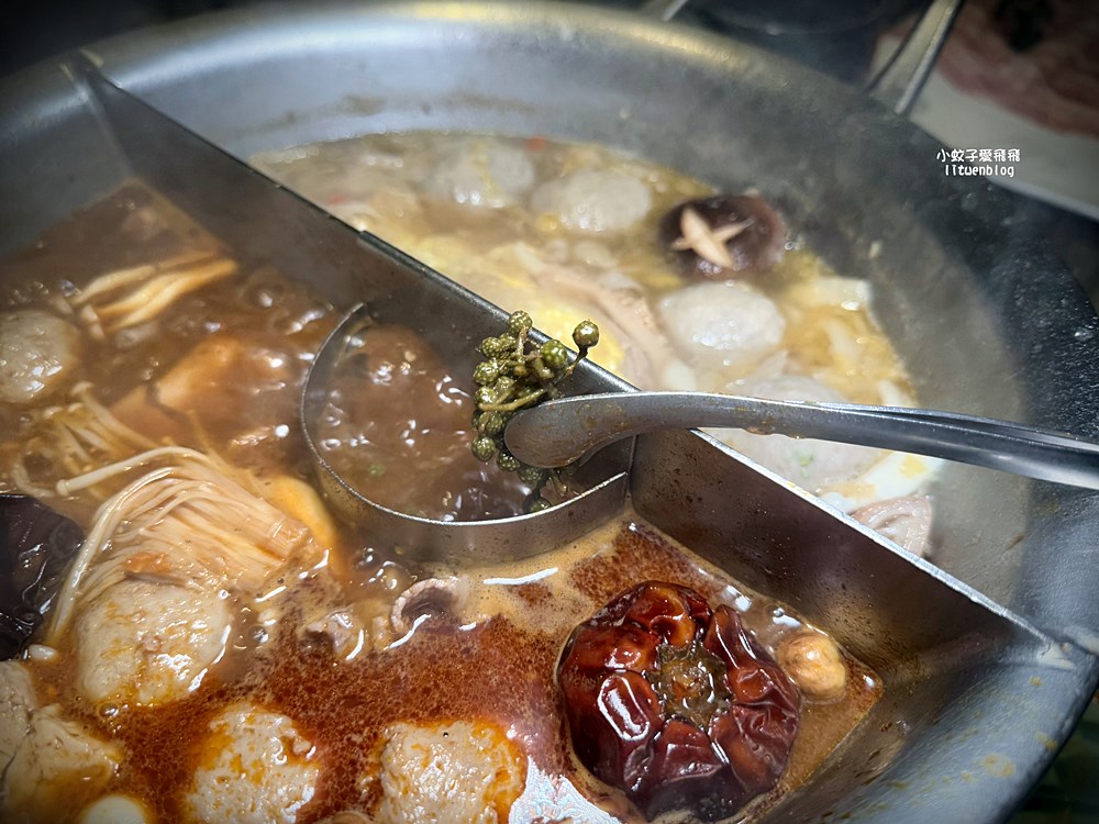 板橋麻辣鍋推薦「青花驕」板橋縣民大道店,鴨血豆腐無限續湯底香又夠味 板橋麻辣鍋推薦「青花驕」板橋縣民大道店,鴨血豆腐無限續湯底香又夠味