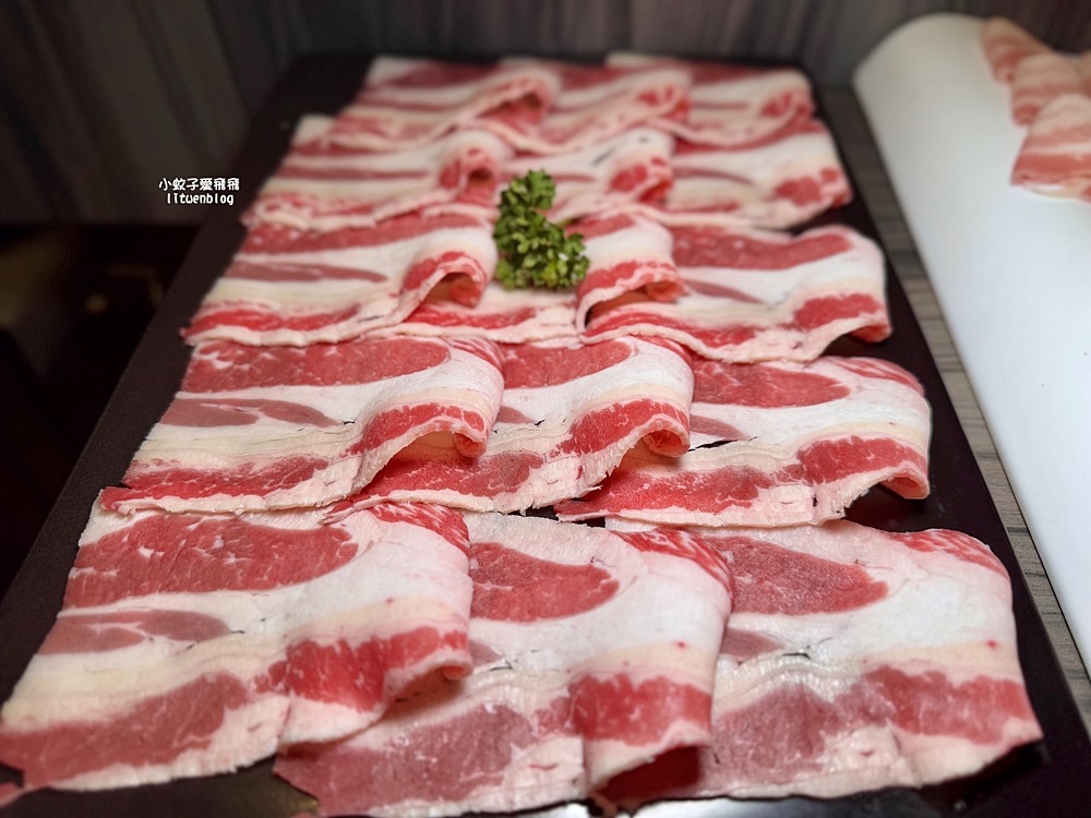 板橋麻辣鍋推薦「青花驕」板橋縣民大道店,鴨血豆腐無限續湯底香又夠味 板橋麻辣鍋推薦「青花驕」板橋縣民大道店,鴨血豆腐無限續湯底香又夠味