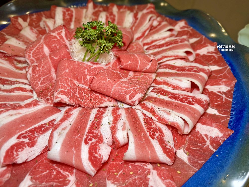 板橋麻辣鍋推薦「青花驕」板橋縣民大道店,鴨血豆腐無限續湯底香又夠味 板橋麻辣鍋推薦「青花驕」板橋縣民大道店,鴨血豆腐無限續湯底香又夠味
