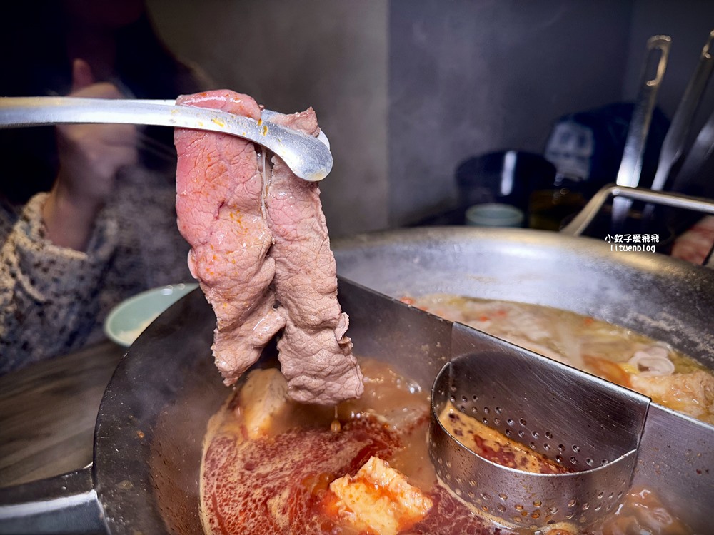 板橋麻辣鍋推薦「青花驕」板橋縣民大道店,鴨血豆腐無限續湯底香又夠味 板橋麻辣鍋推薦「青花驕」板橋縣民大道店,鴨血豆腐無限續湯底香又夠味