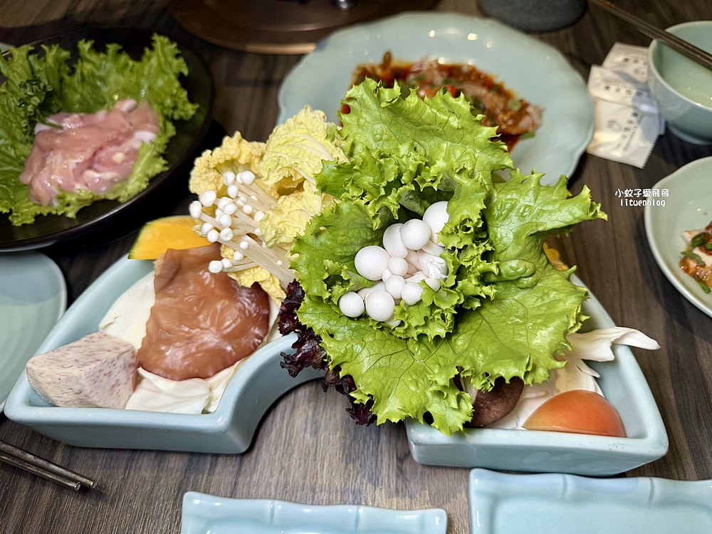 板橋麻辣鍋推薦「青花驕」板橋縣民大道店,鴨血豆腐無限續湯底香又夠味 板橋麻辣鍋推薦「青花驕」板橋縣民大道店,鴨血豆腐無限續湯底香又夠味